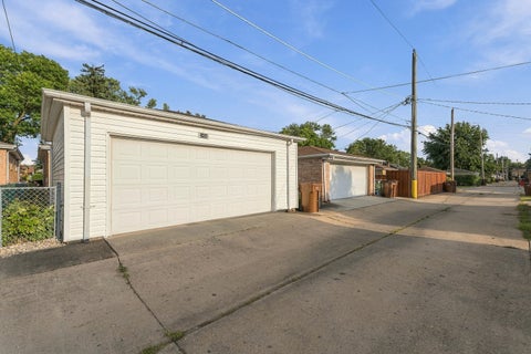 Tiny photo for 2430 Westover Avenue, North Riverside, IL 60546 (MLS # 12756733)