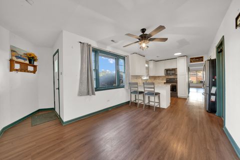 Tiny photo for 9100 S Saint Louis Avenue, Evergreen Park, IL 60805 (MLS # 12470031)