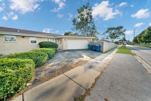 Tiny photo for 9100 S Saint Louis Avenue, Evergreen Park, IL 60805 (MLS # 12470031)