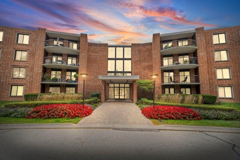 Tiny photo for 1505 E Central Road #216B, Arlington Heights, IL 60005 (MLS # 12755908)
