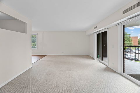 Tiny photo for 1505 E Central Road #216B, Arlington Heights, IL 60005 (MLS # 12755908)