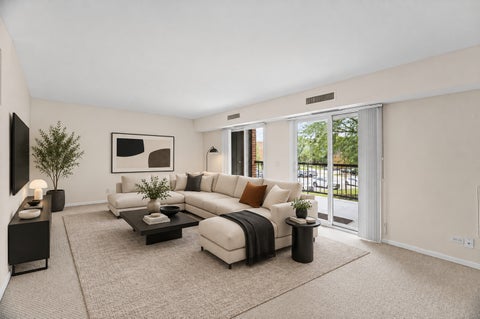 Tiny photo for 1505 E Central Road #216B, Arlington Heights, IL 60005 (MLS # 12755908)