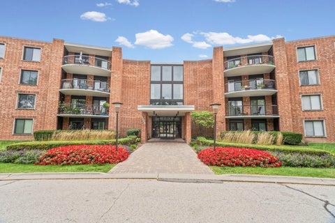 Photo of 1505 E Central Road #216B, Arlington Heights, IL 60005 (MLS # 12755908)