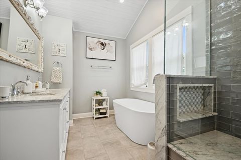 Tiny photo for 644 Wesley Avenue, Oak Park, IL 60304 (MLS # 12565453)