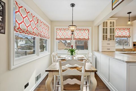 Tiny photo for 644 Wesley Avenue, Oak Park, IL 60304 (MLS # 12565453)