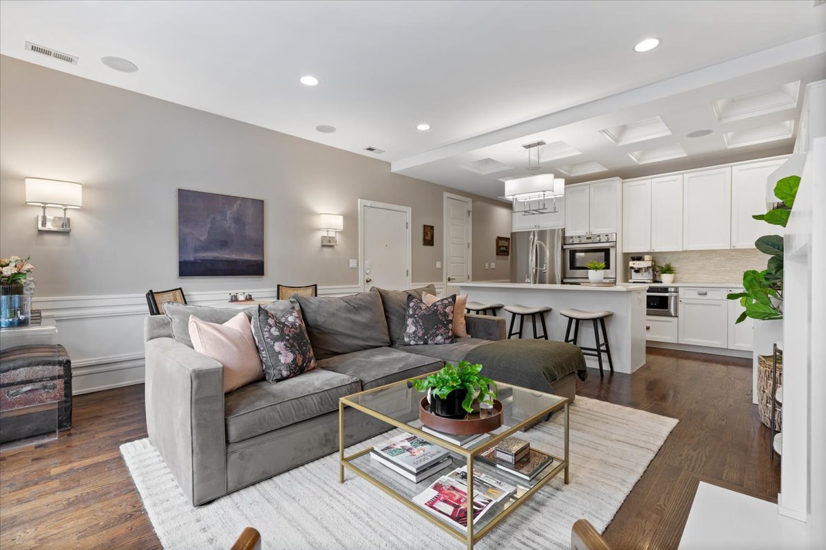 3816 N Ashland Avenue 2N