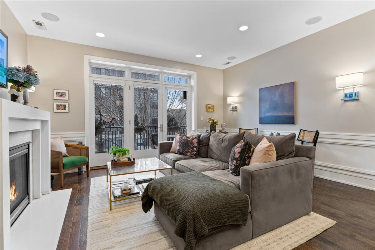 3816 N Ashland Avenue 2N