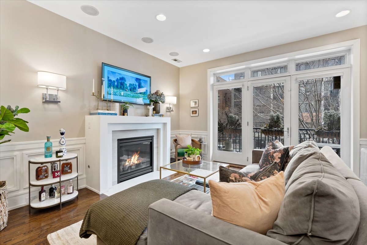 3816 N Ashland Avenue 2N