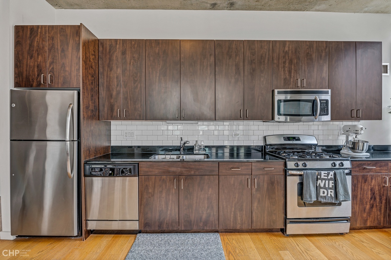 235 W Van Buren Street 1415