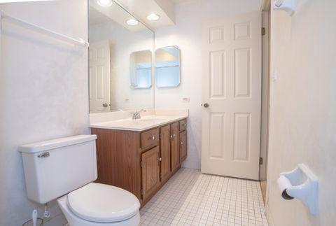 Tiny photo for 538 Banyon Lane #D, La Grange, IL 60525 (MLS # 12613025)