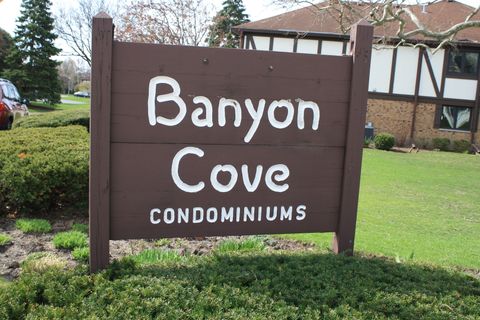 Tiny photo for 538 Banyon Lane #D, La Grange, IL 60525 (MLS # 12613025)