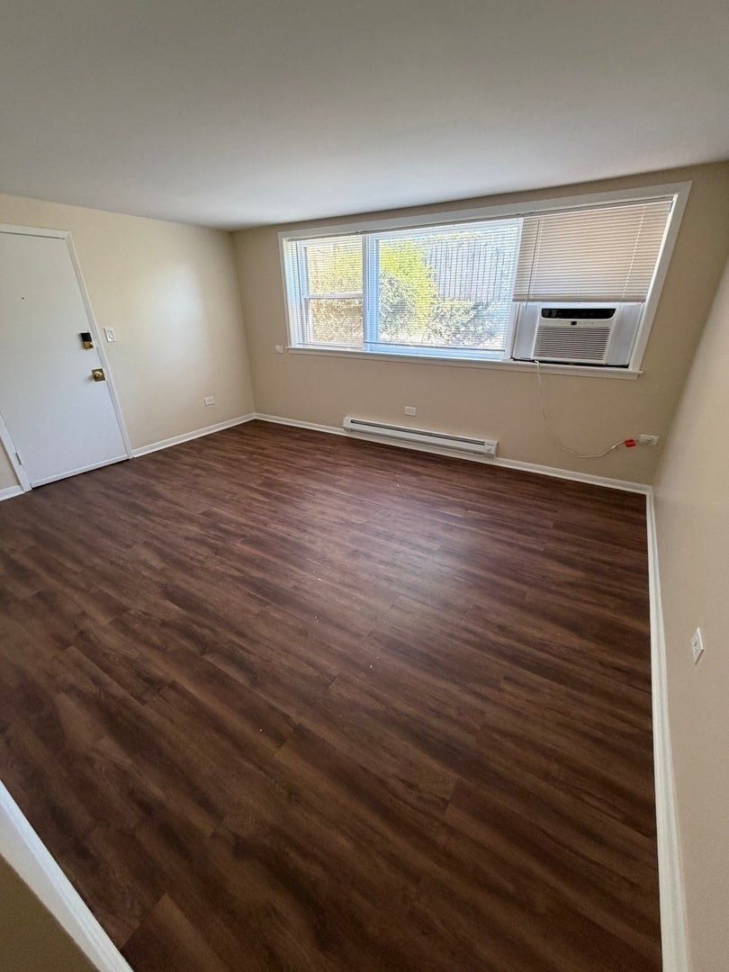 1511 E Roosevelt Road 1