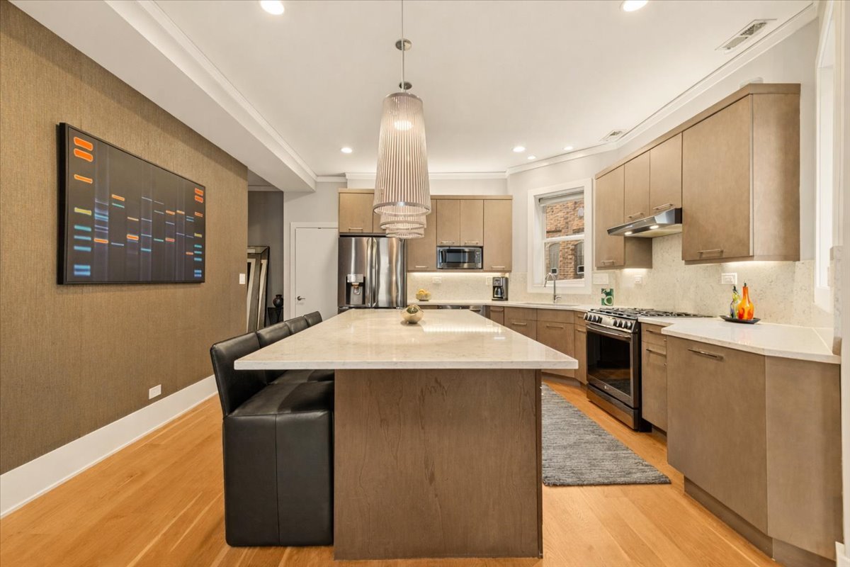 1510 W Bryn Mawr Avenue 2