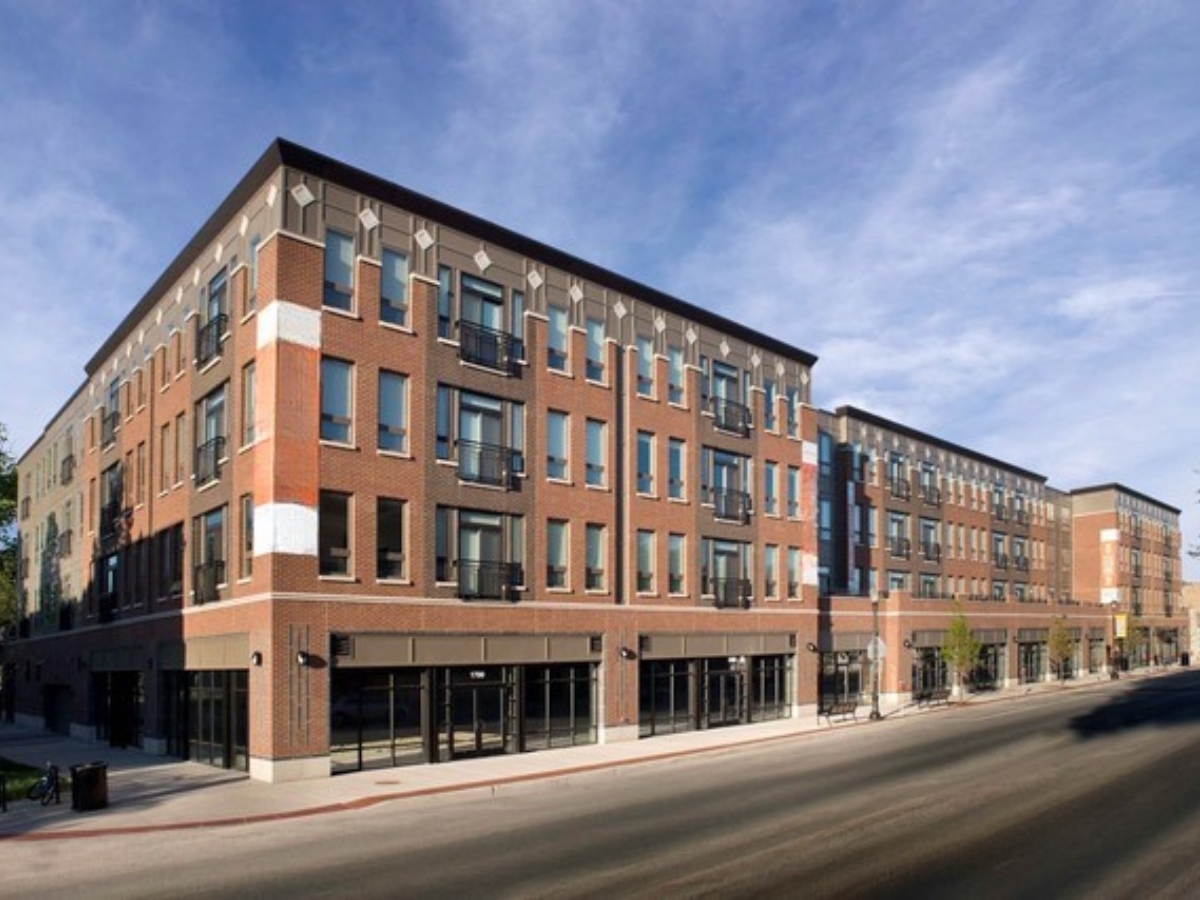 Evanston, Illinois 60201, United States, 2 Bedrooms Bedrooms, ,2 BathroomsBathrooms,Residential,Active,244103