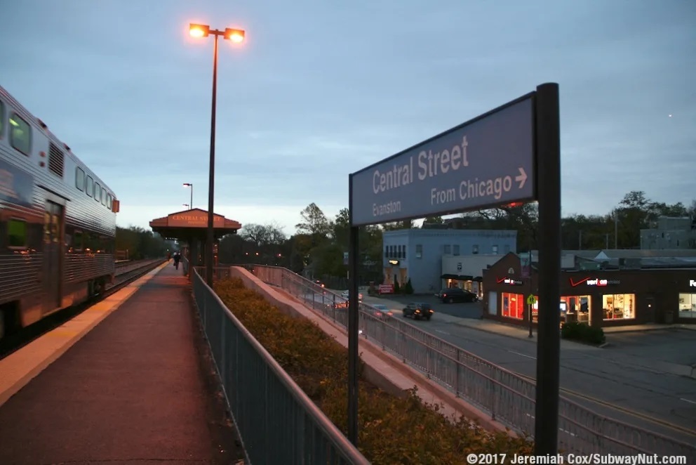 Evanston, Illinois 60201, United States, 2 Bedrooms Bedrooms, ,2 BathroomsBathrooms,Residential,Active,244103