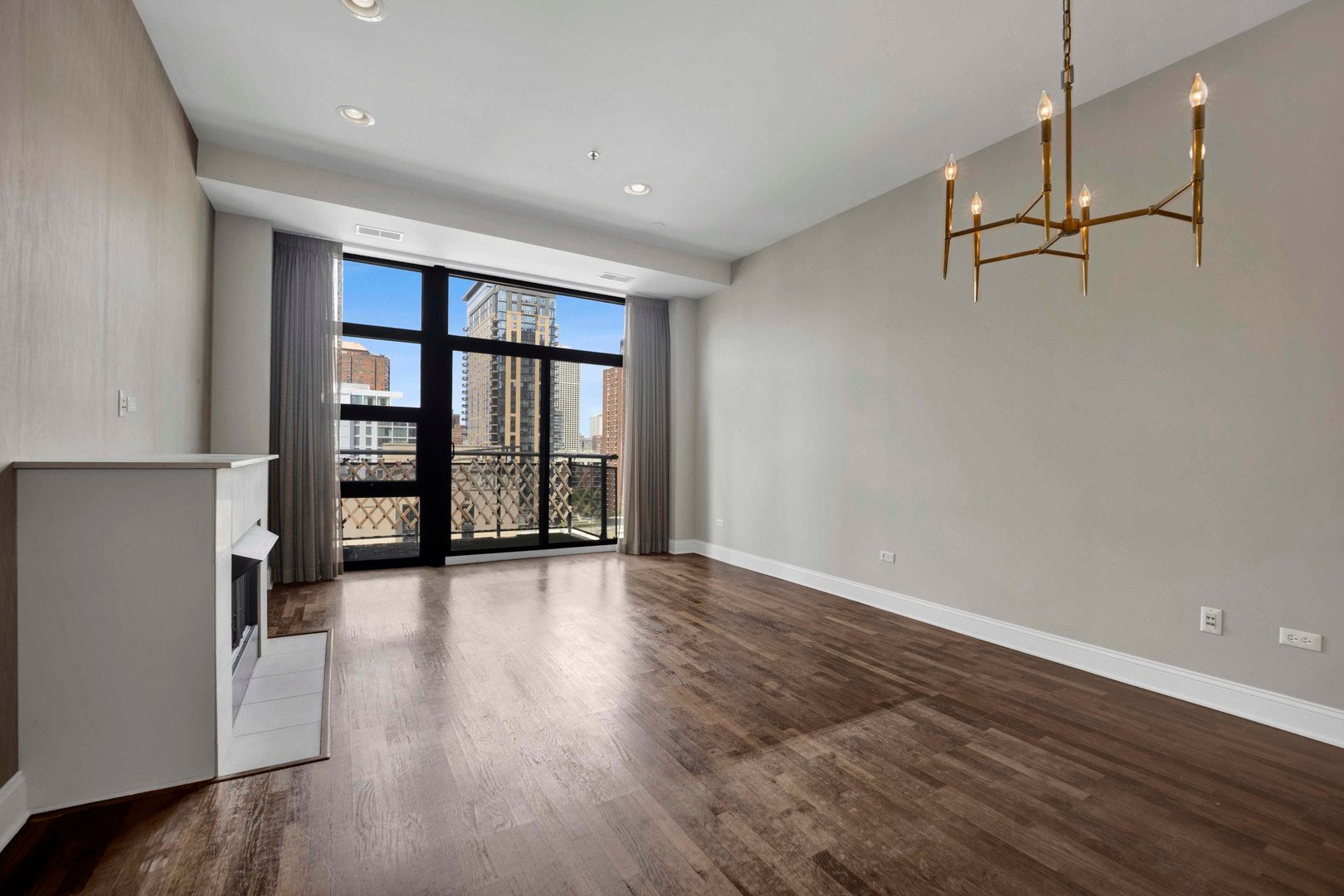101 W Superior Street 1202