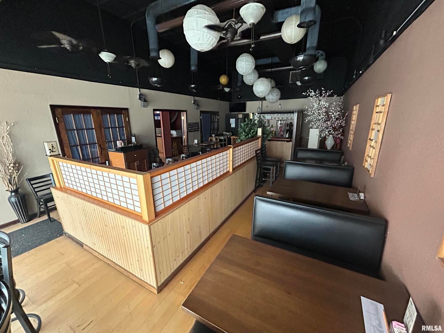 206 E MAIN Street 206 & 208