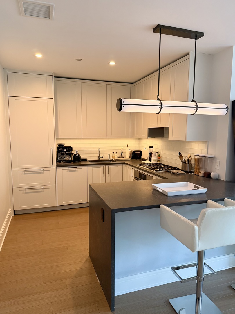 514 N Peshtigo Court 2303