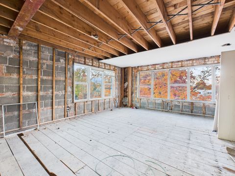 Tiny photo for 300 Chicago Avenue #4N, Oak Park, IL 60302 (MLS # 12515572)