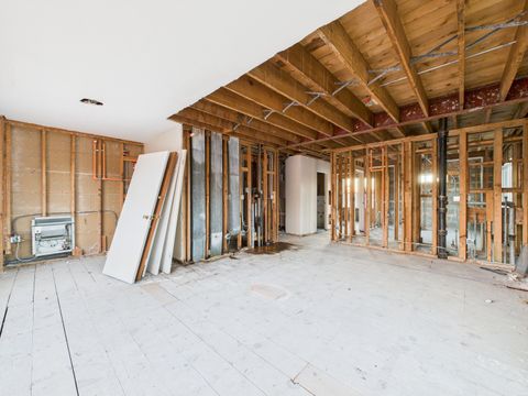 Tiny photo for 300 Chicago Avenue #4N, Oak Park, IL 60302 (MLS # 12515572)