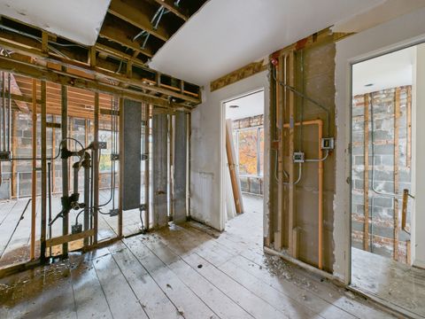 Tiny photo for 300 Chicago Avenue #4N, Oak Park, IL 60302 (MLS # 12515572)