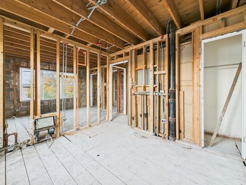 Tiny photo for 300 Chicago Avenue #4N, Oak Park, IL 60302 (MLS # 12515572)