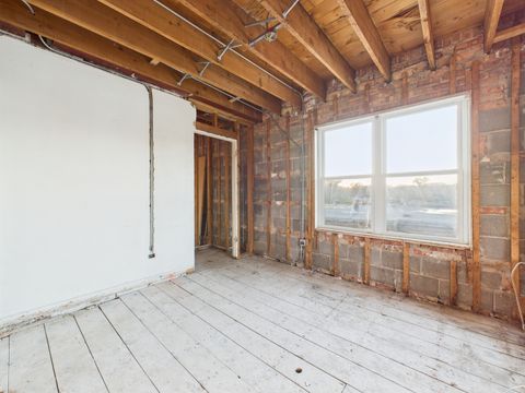 Tiny photo for 300 Chicago Avenue #4N, Oak Park, IL 60302 (MLS # 12515572)