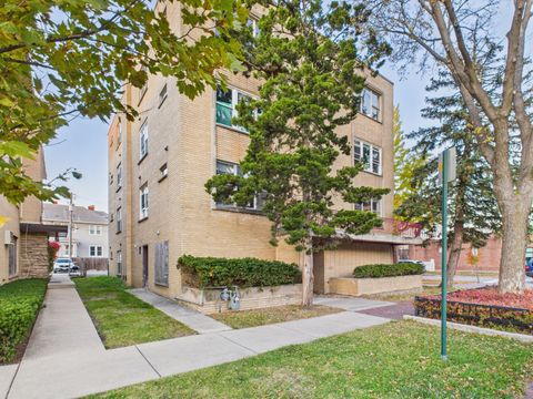 Tiny photo for 300 Chicago Avenue #4N, Oak Park, IL 60302 (MLS # 12515572)