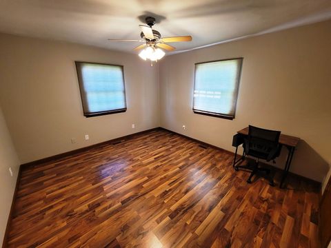 Tiny photo for 509 WILLOW Place, Salem, IL 62881 (MLS # 12633629)