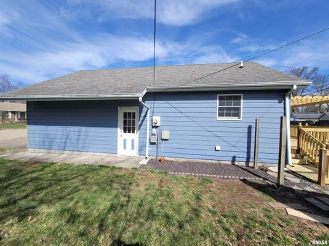 Tiny photo for 509 WILLOW Place, Salem, IL 62881 (MLS # 12633629)
