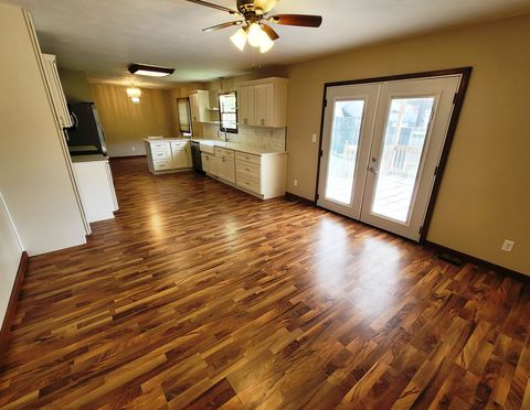 Tiny photo for 509 WILLOW Place, Salem, IL 62881 (MLS # 12633629)