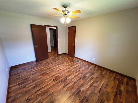 Tiny photo for 509 WILLOW Place, Salem, IL 62881 (MLS # 12633629)