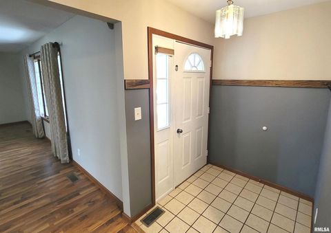 Tiny photo for 509 WILLOW Place, Salem, IL 62881 (MLS # 12633629)