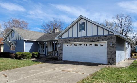 Tiny photo for 509 WILLOW Place, Salem, IL 62881 (MLS # 12633629)