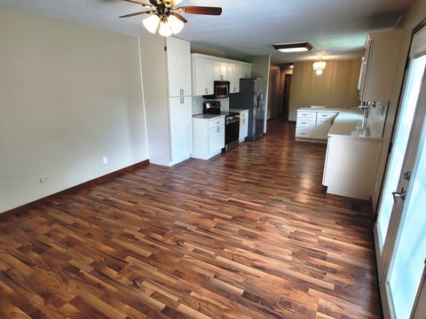 Tiny photo for 509 WILLOW Place, Salem, IL 62881 (MLS # 12633629)