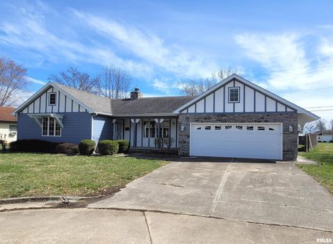 Tiny photo for 509 WILLOW Place, Salem, IL 62881 (MLS # 12633629)