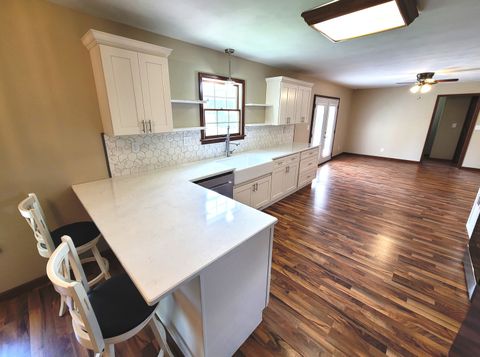 Tiny photo for 509 WILLOW Place, Salem, IL 62881 (MLS # 12633629)