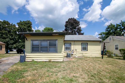 Tiny photo for 729 Webster Circle W, Kankakee, IL 60901 (MLS # 12558768)