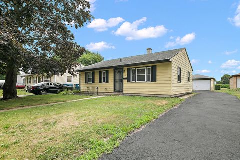 Tiny photo for 729 Webster Circle W, Kankakee, IL 60901 (MLS # 12558768)