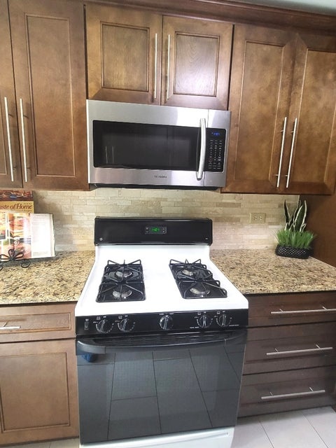 Tiny photo for 5843 Doe Circle #1, Westmont, IL 60559 (MLS # 12747863)