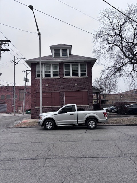2412 HIGH Street