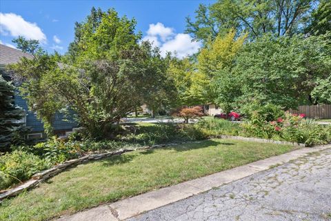 Tiny photo for 5255 W Ardmore Avenue, Chicago, IL 60646 (MLS # 12577399)