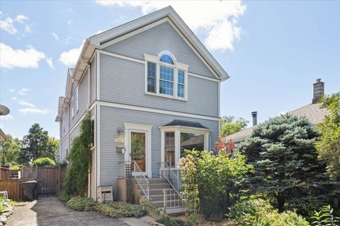 Photo of 5255 W Ardmore Avenue, Chicago, IL 60646 (MLS # 12577399)