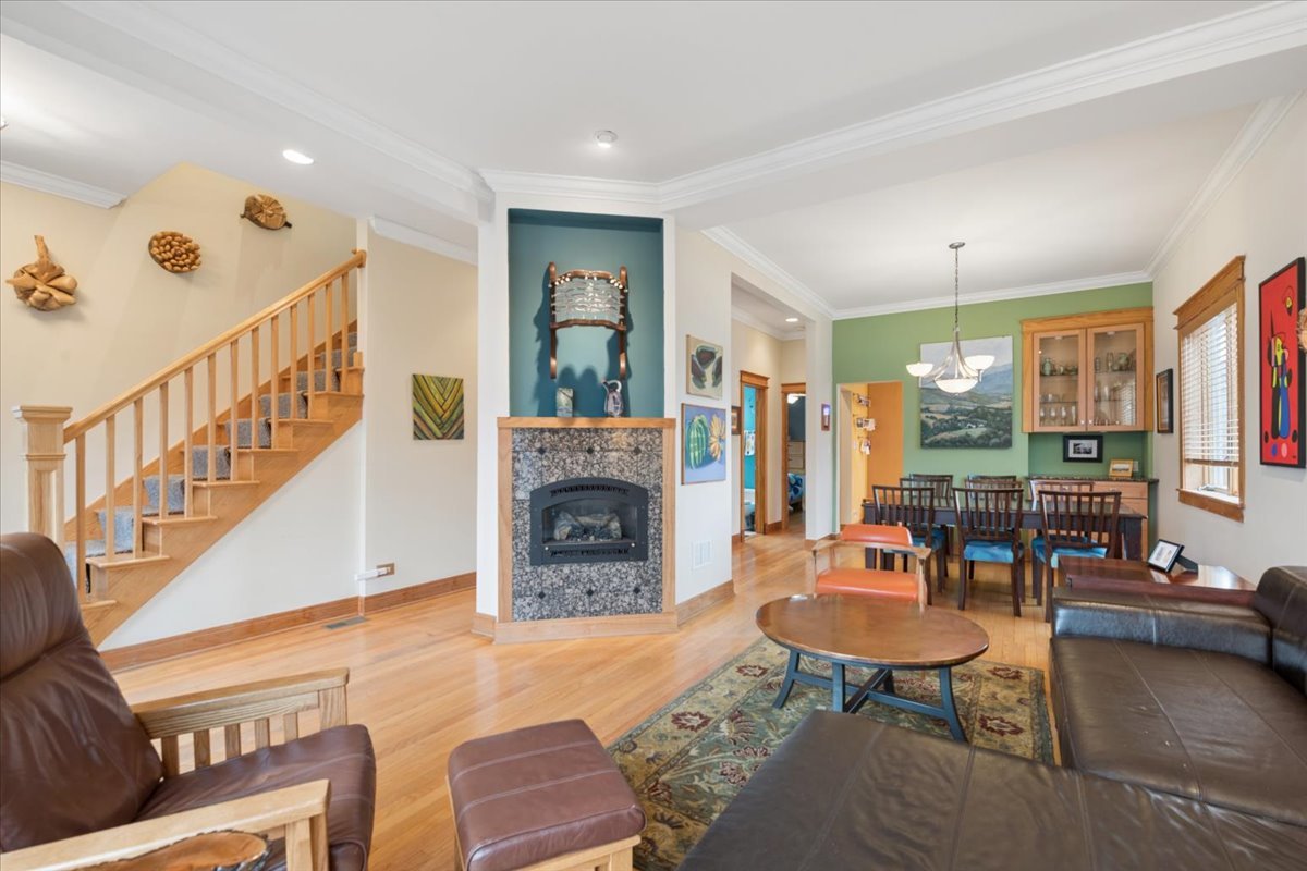 5255 W Ardmore Avenue