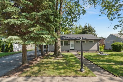 Tiny photo for 15603 Park Lane, South Holland, IL 60473 (MLS # 12378121)