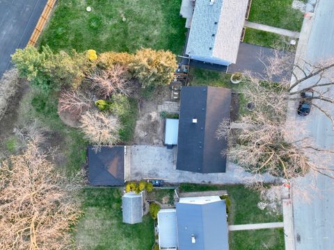 Tiny photo for 15603 Park Lane, South Holland, IL 60473 (MLS # 12378121)