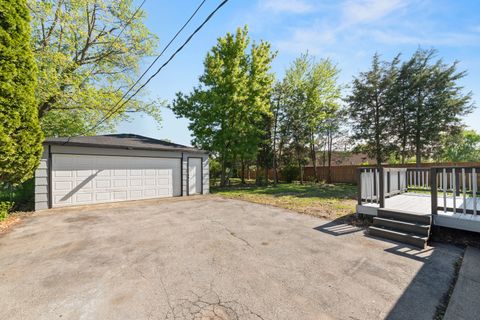 Tiny photo for 15603 Park Lane, South Holland, IL 60473 (MLS # 12378121)