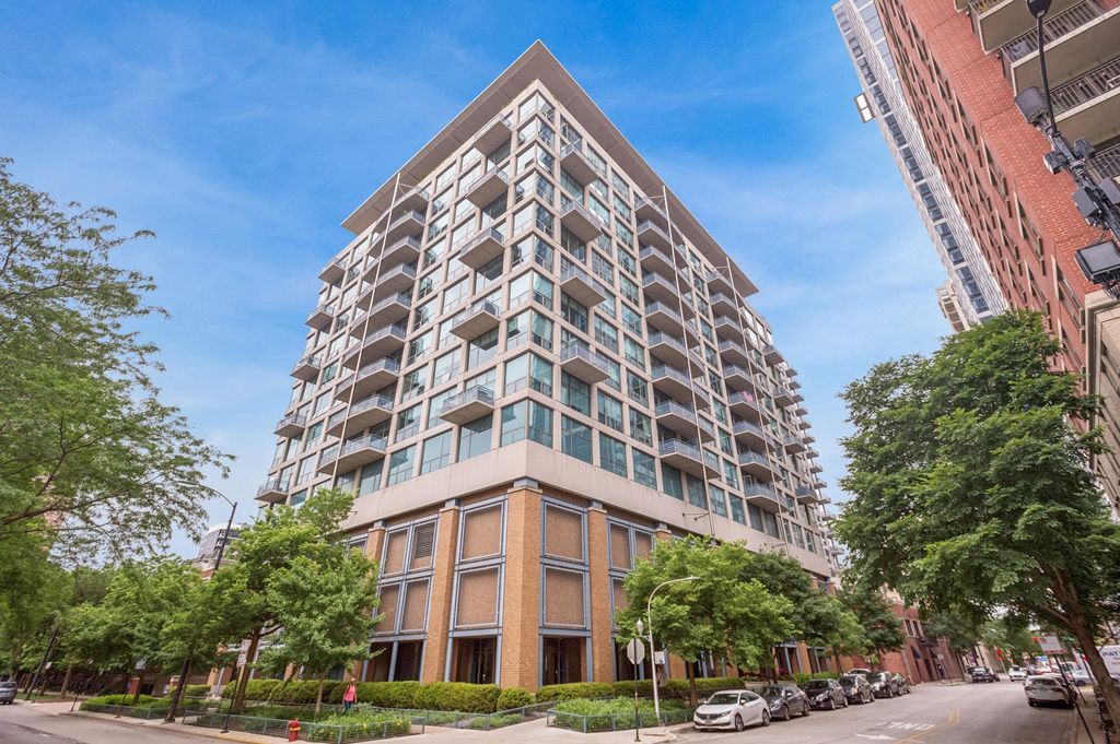 Photo for 125 E 13th Street #814, Chicago, IL 60605 (MLS # 12436079)