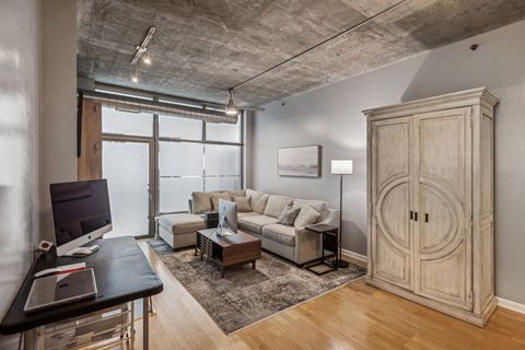 Tiny photo for 125 E 13th Street #814, Chicago, IL 60605 (MLS # 12436079)