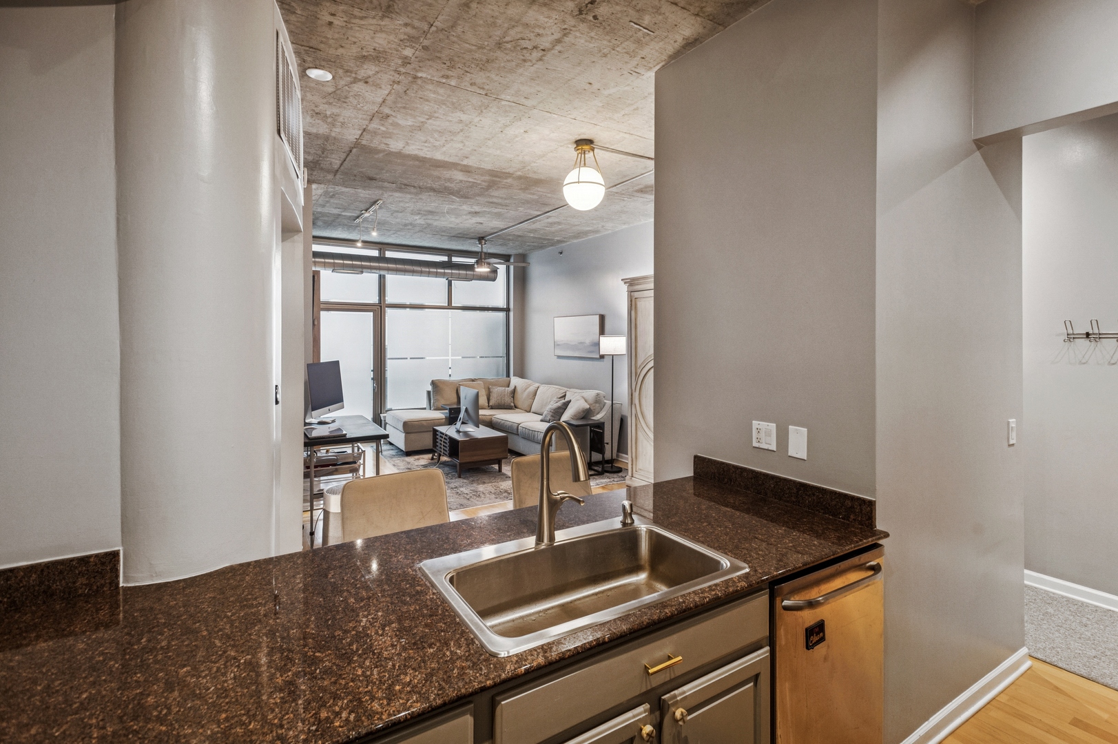 125 E 13th Street 814